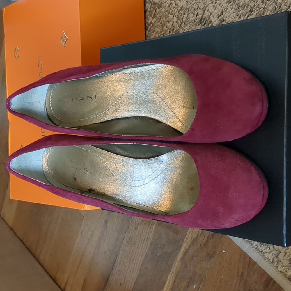 Tahari Colette Red Pumps Womens 7 Christmas Holiday Party High Heels Shoes